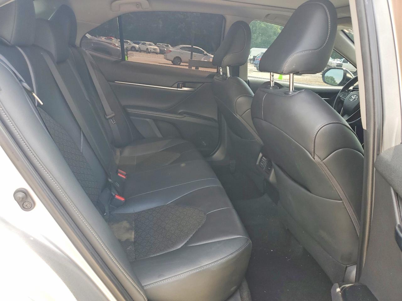 2019 TOYOTA CAMRY XSE photo 10