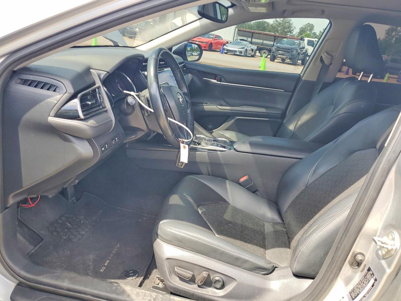 2019 TOYOTA CAMRY XSE photo 7