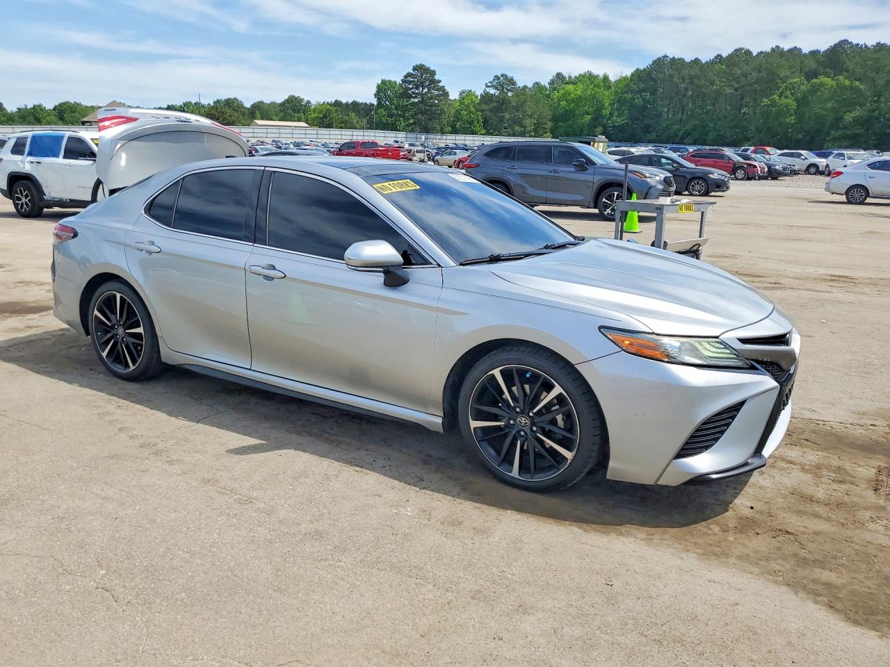 2019 TOYOTA CAMRY XSE photo 4