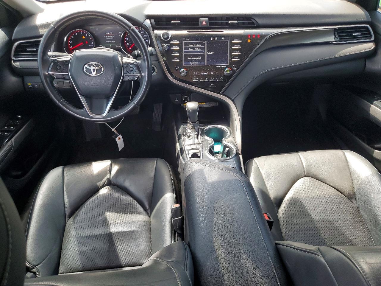 2019 TOYOTA CAMRY XSE photo 8