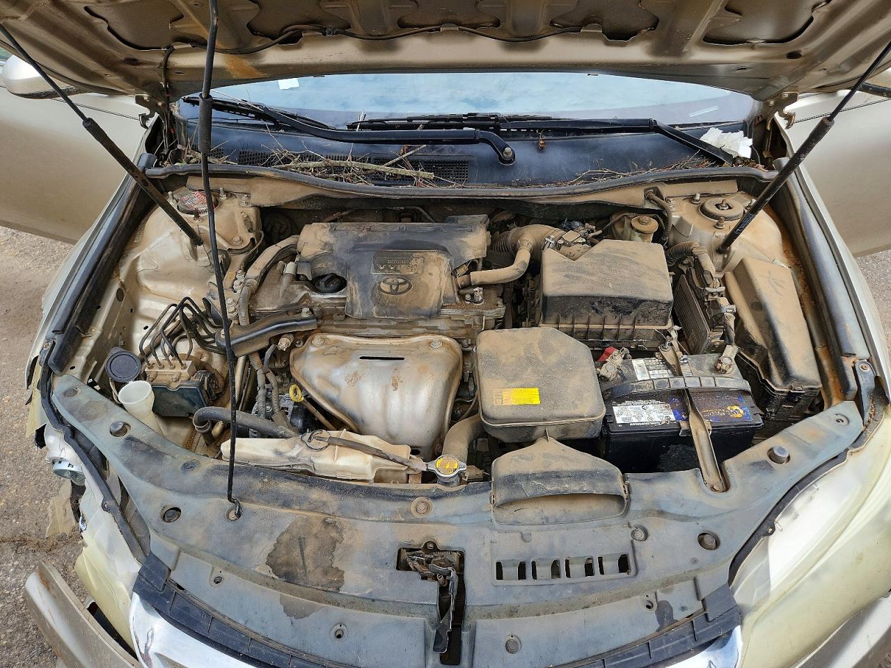 2015 TOYOTA CAMRY LE photo 31