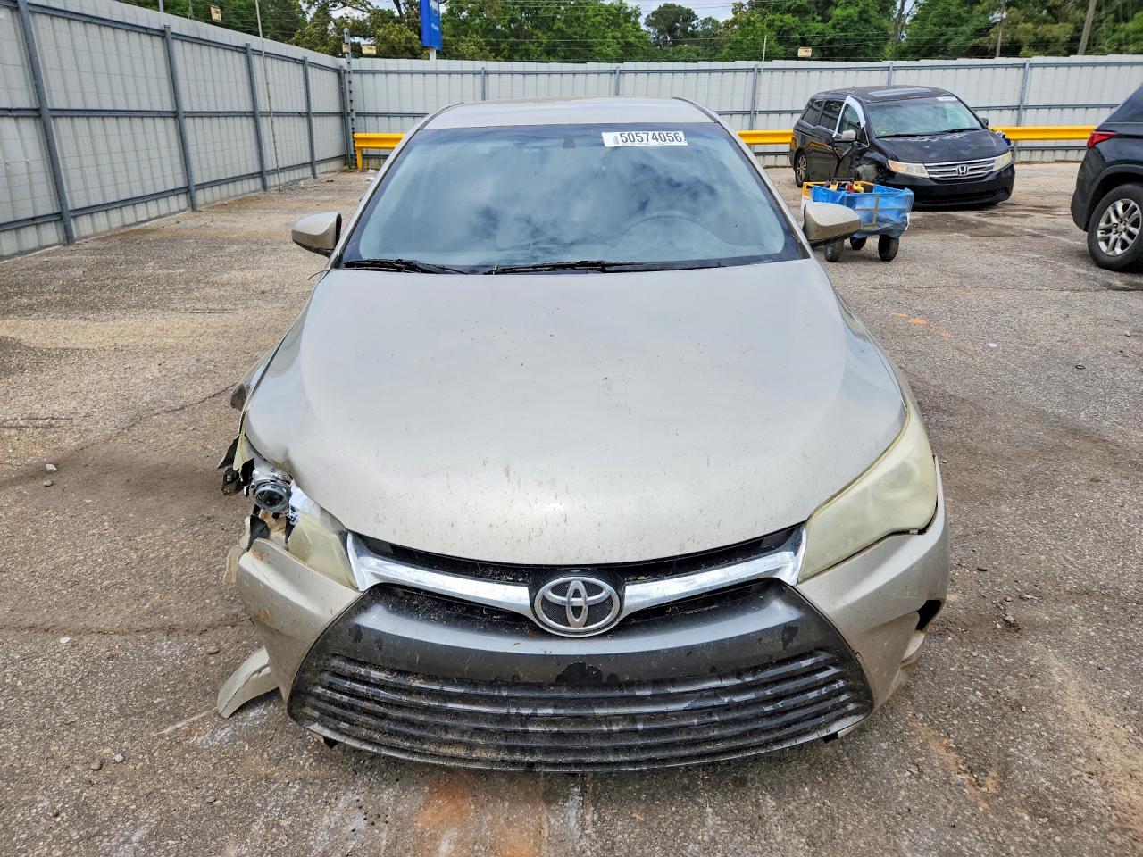 2015 TOYOTA CAMRY LE photo 13