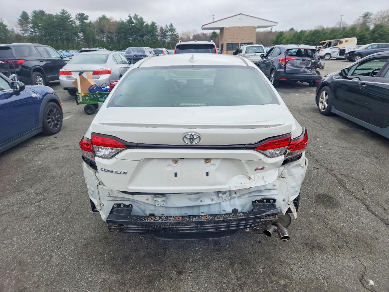 2020 TOYOTA COROLLA SE photo 16