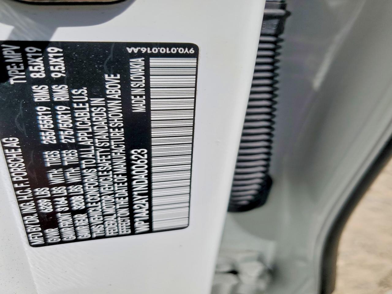 2022 PORSCHE CAYENNE photo 25