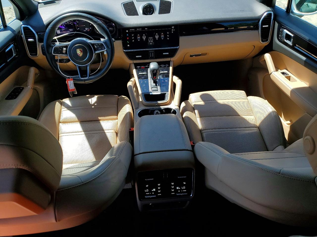 2022 PORSCHE CAYENNE photo 15