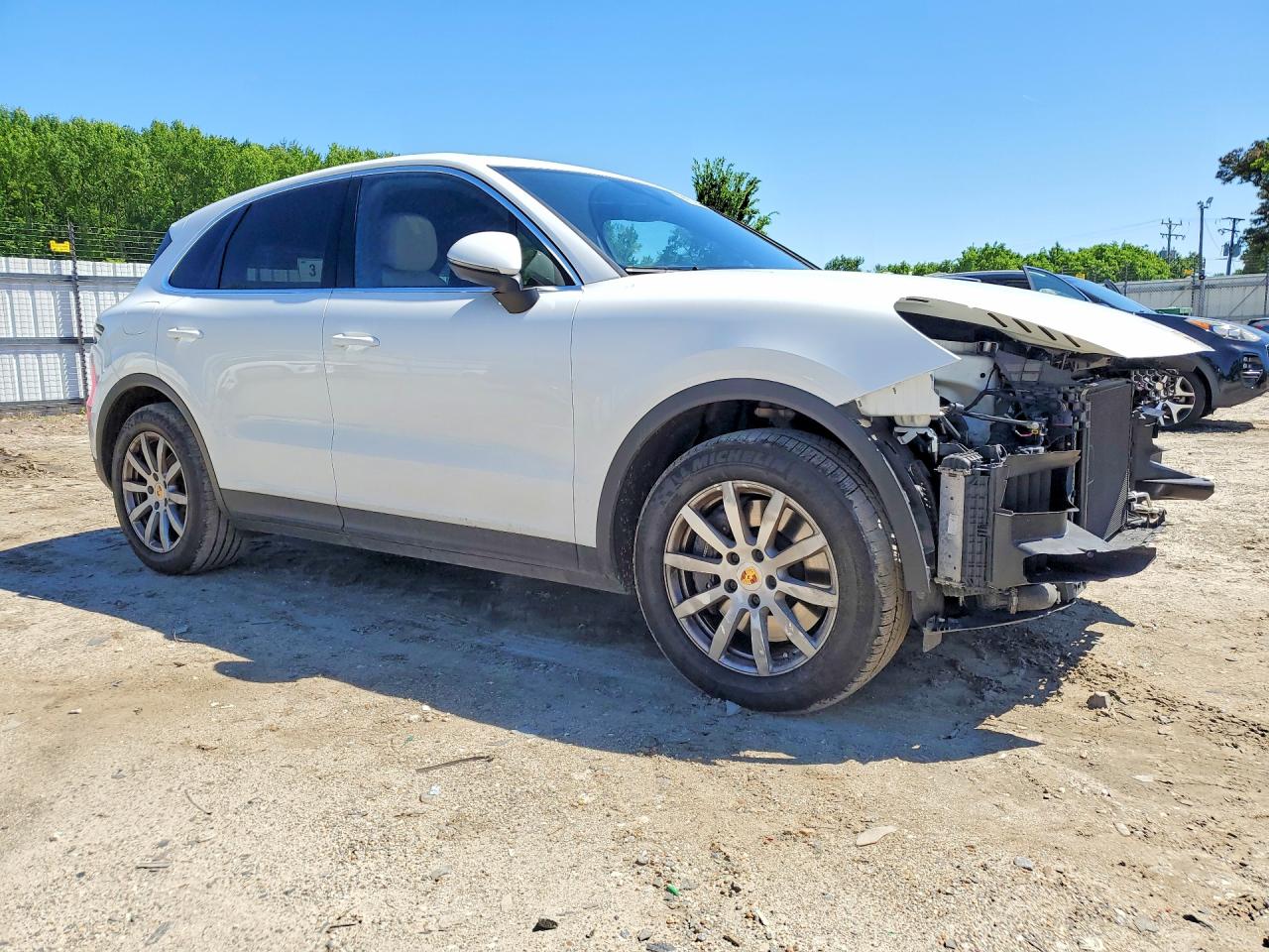 2022 PORSCHE CAYENNE photo 7