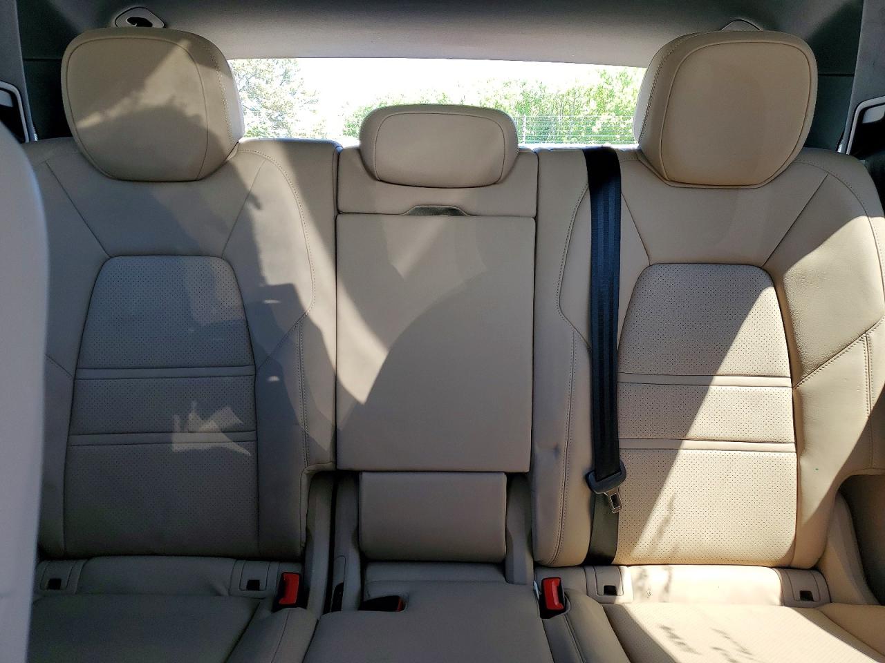 2022 PORSCHE CAYENNE photo 19