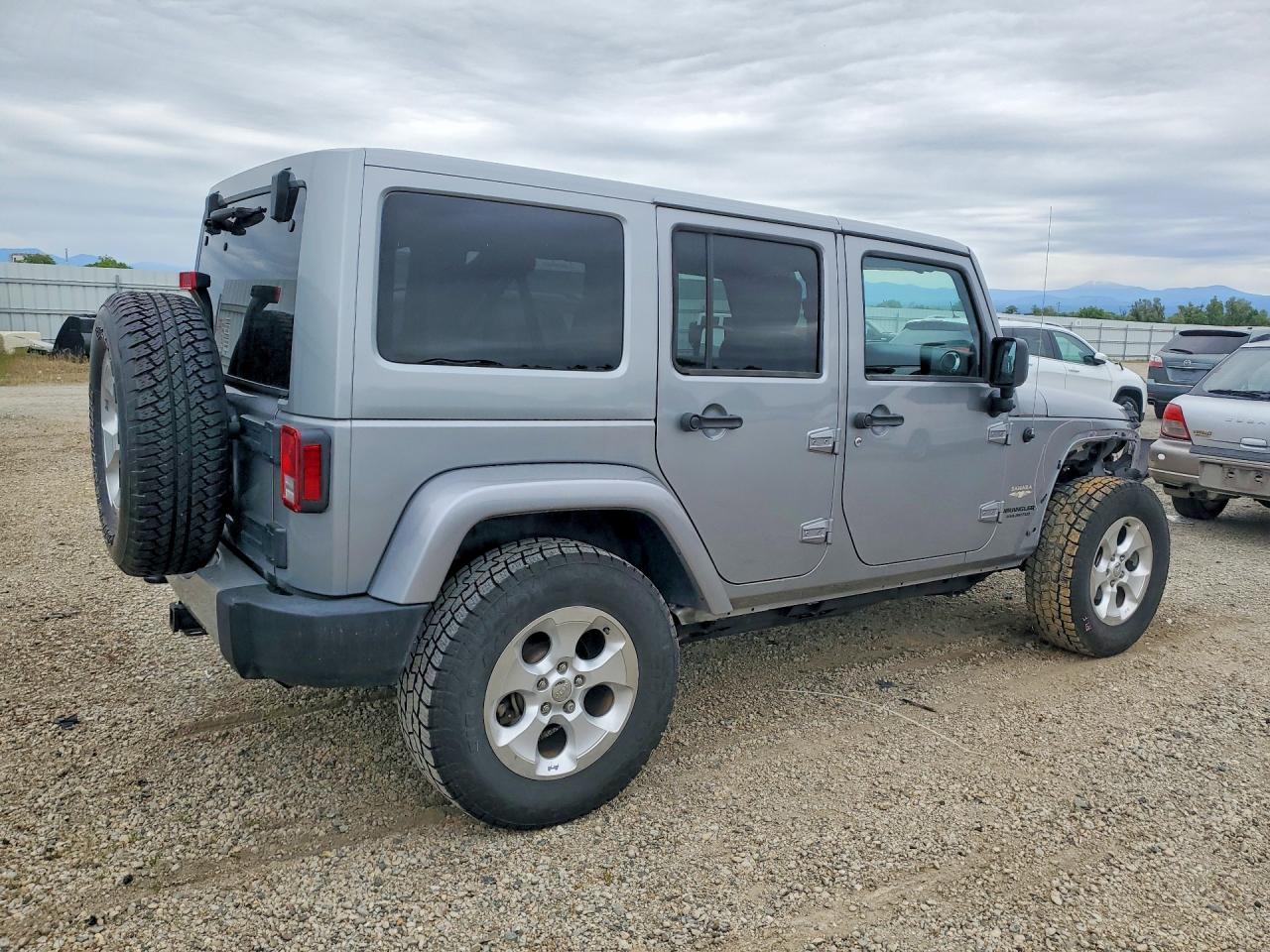 2013 JEEP WRANGLER UNLIMITED SAHARA photo 3
