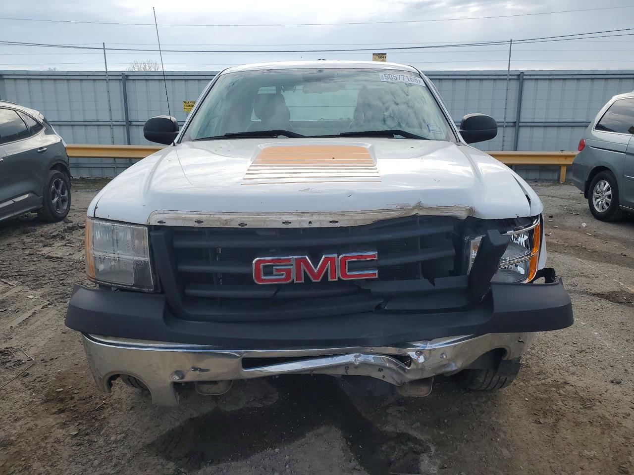 2012 GMC SIERRA C1500 photo 9