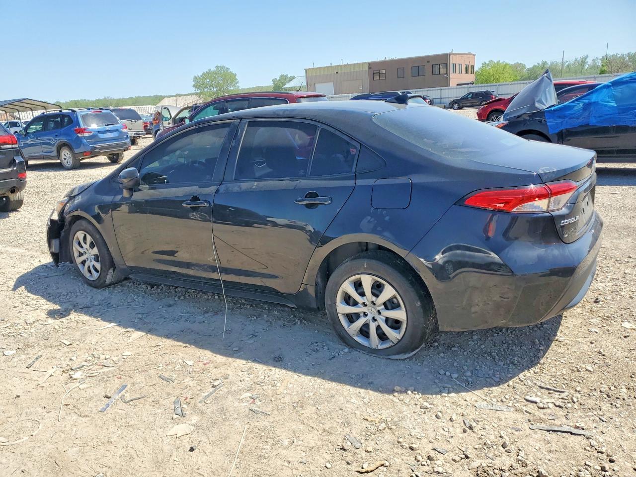 2022 TOYOTA COROLLA LE photo 2