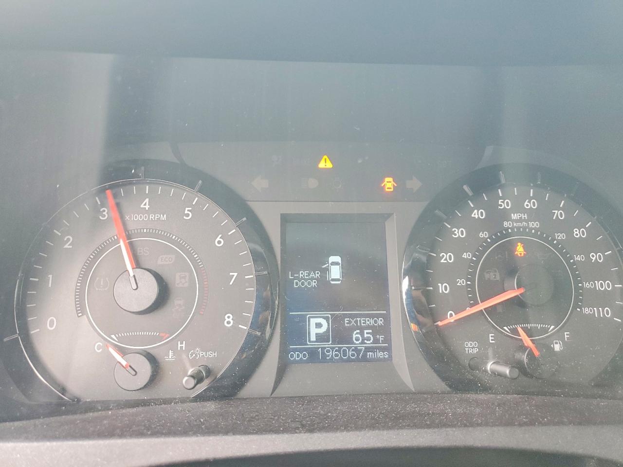 2016 TOYOTA SIENNA LE 8-PASSENGER photo 17