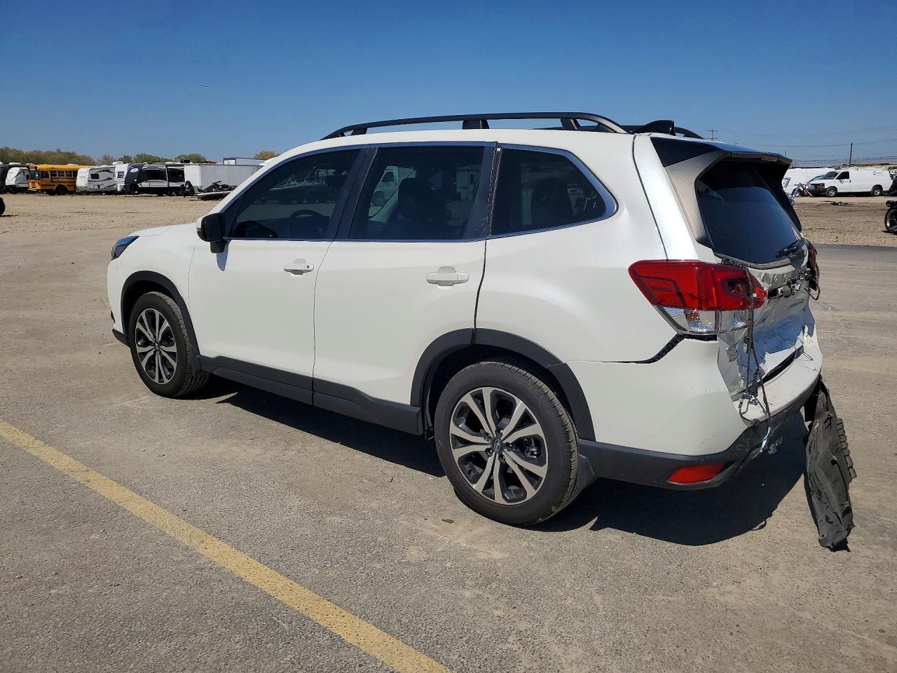 2024 SUBARU FORESTER photo 2