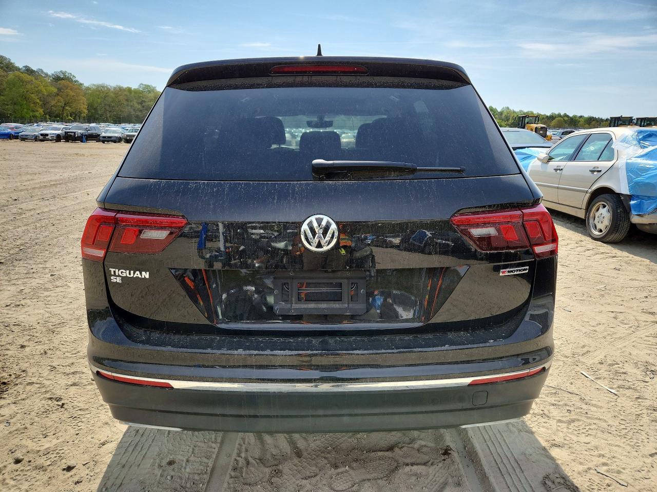 2021 VOLKSWAGEN TIGUAN SE photo 11