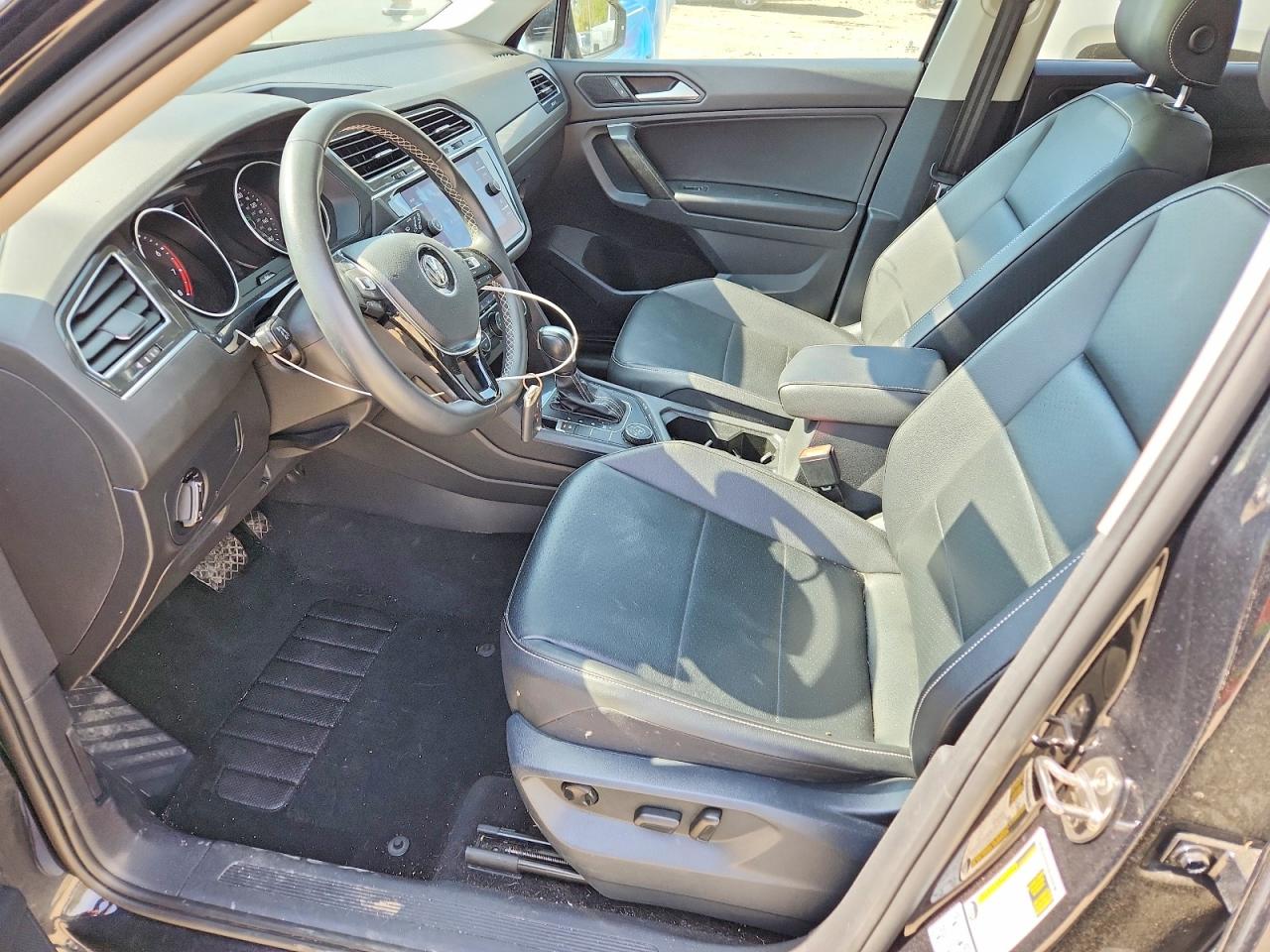 2021 VOLKSWAGEN TIGUAN SE photo 13