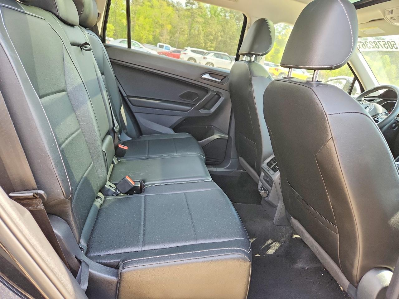 2021 VOLKSWAGEN TIGUAN SE photo 21