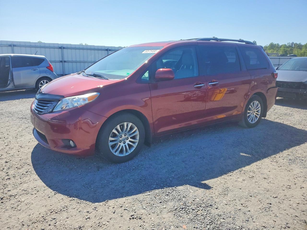 2017 TOYOTA SIENNA