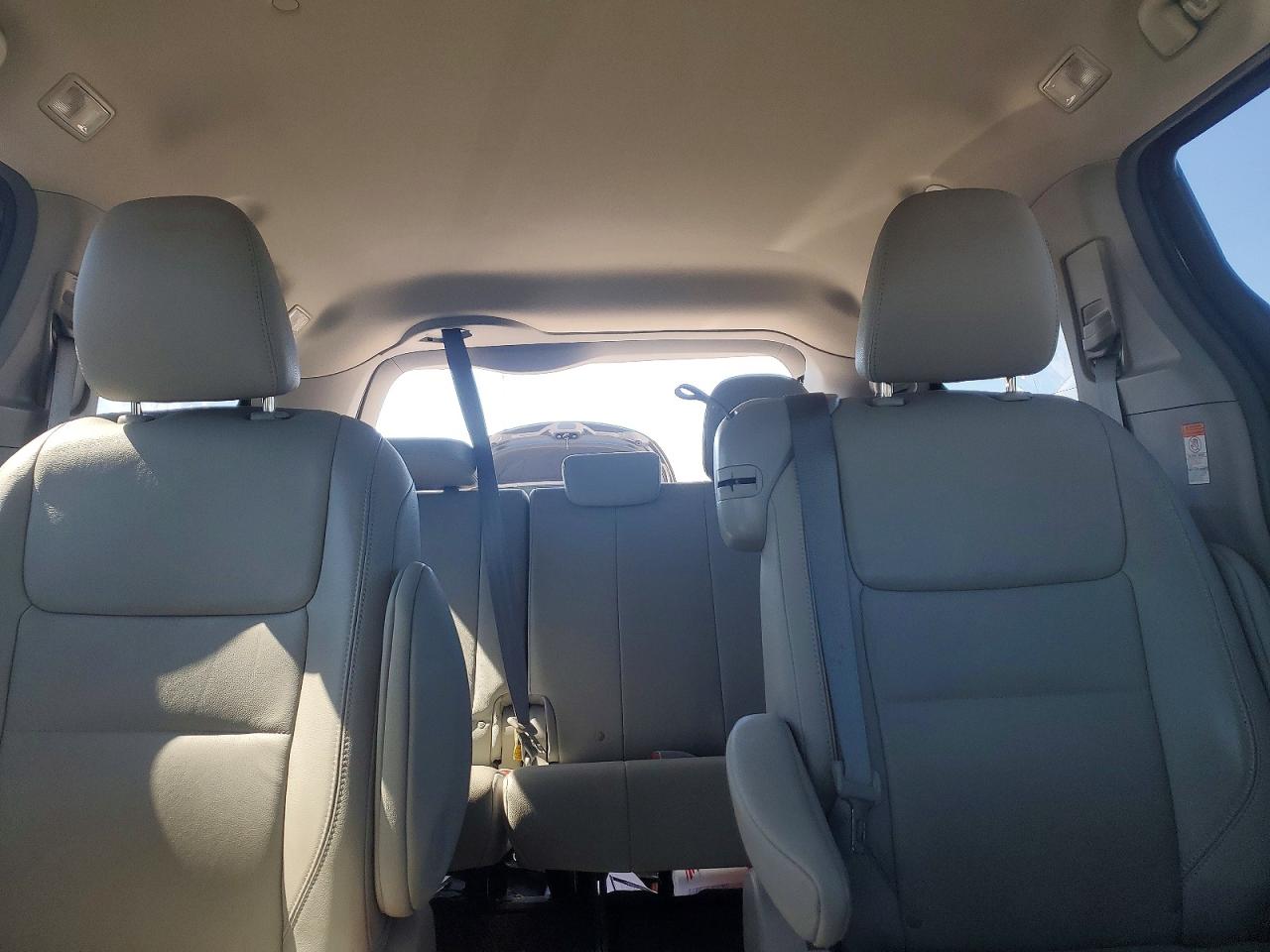 2017 TOYOTA SIENNA XLE 8-PASSENGER photo 19