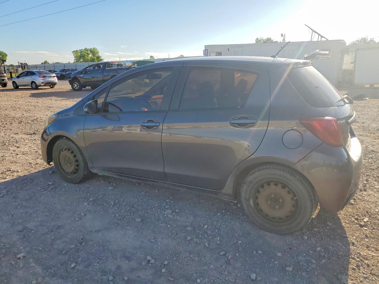 2015 TOYOTA YARIS 5-DOOR L photo 3