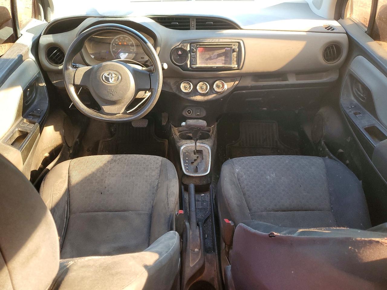 2015 TOYOTA YARIS 5-DOOR L photo 15