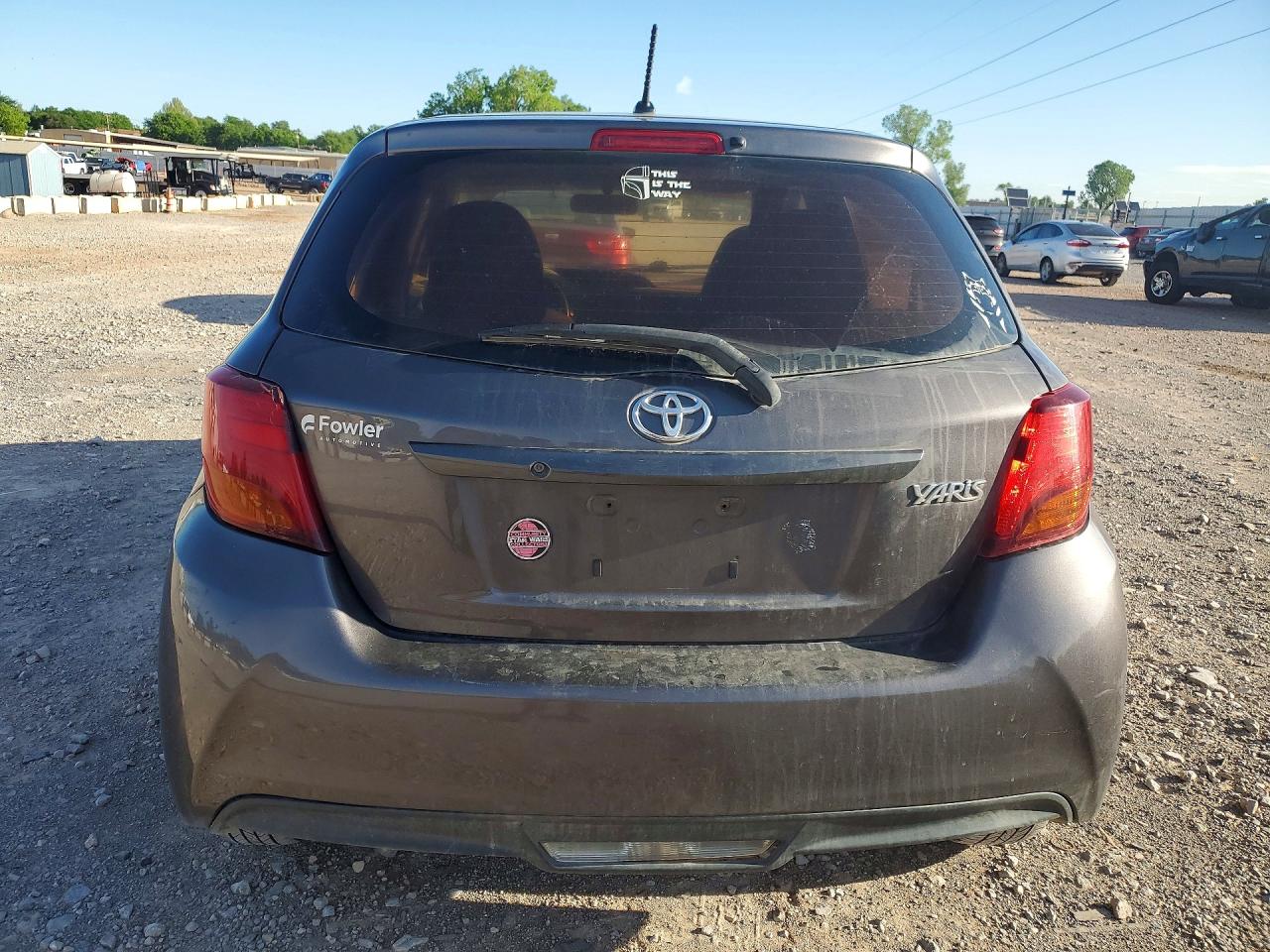 2015 TOYOTA YARIS 5-DOOR L photo 11