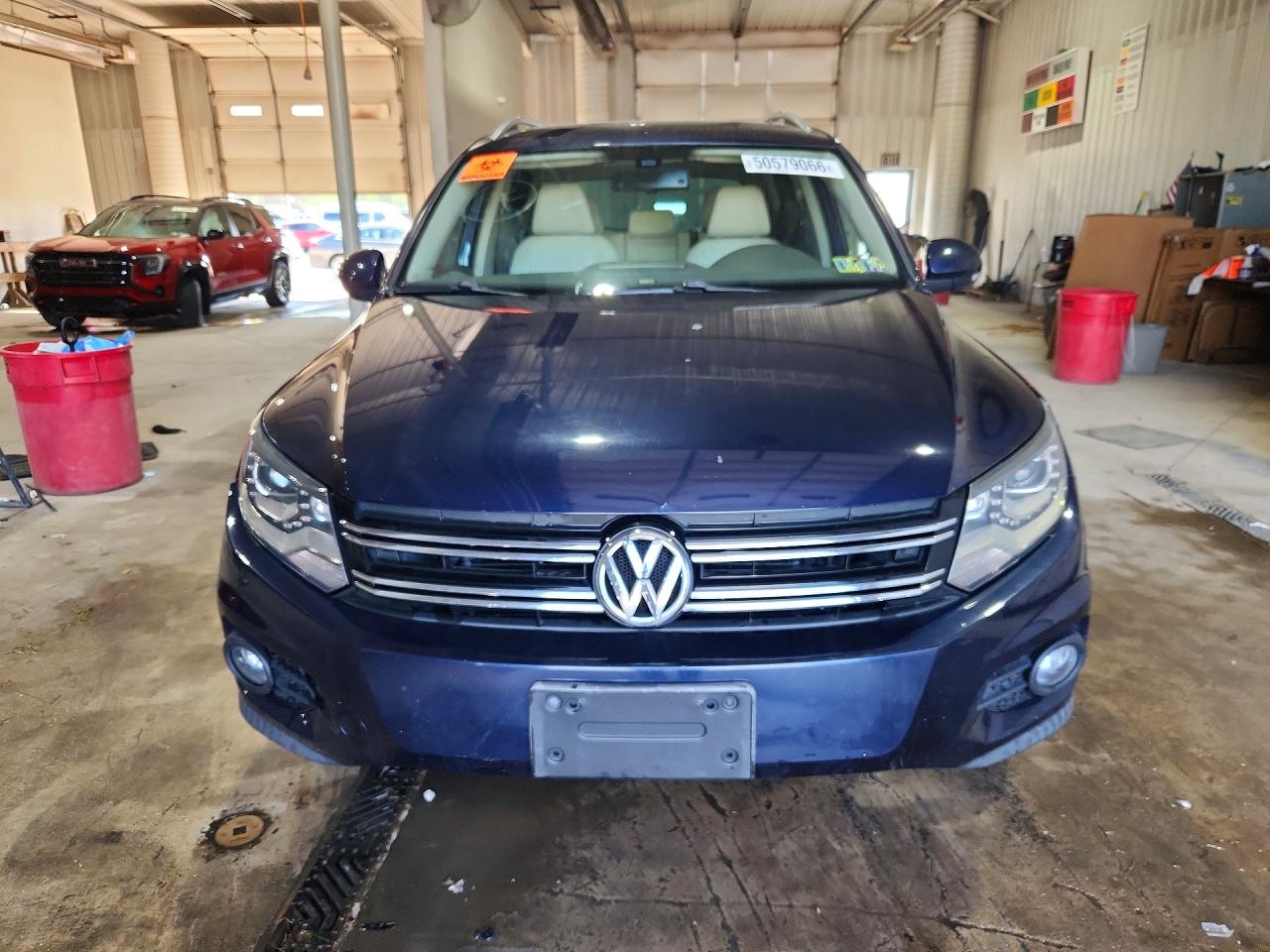 2013 VOLKSWAGEN TIGUAN S photo 9