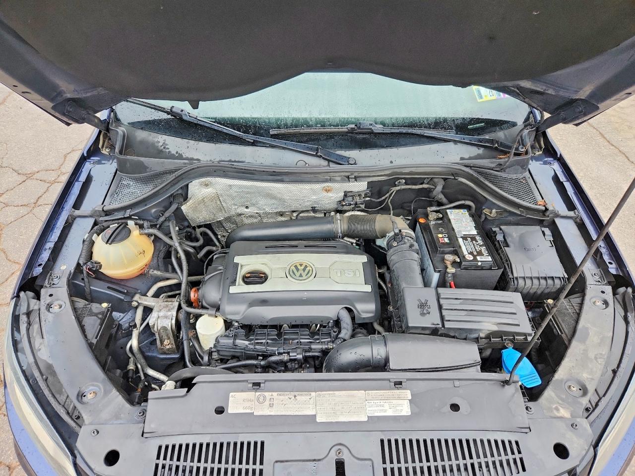 2013 VOLKSWAGEN TIGUAN S photo 23