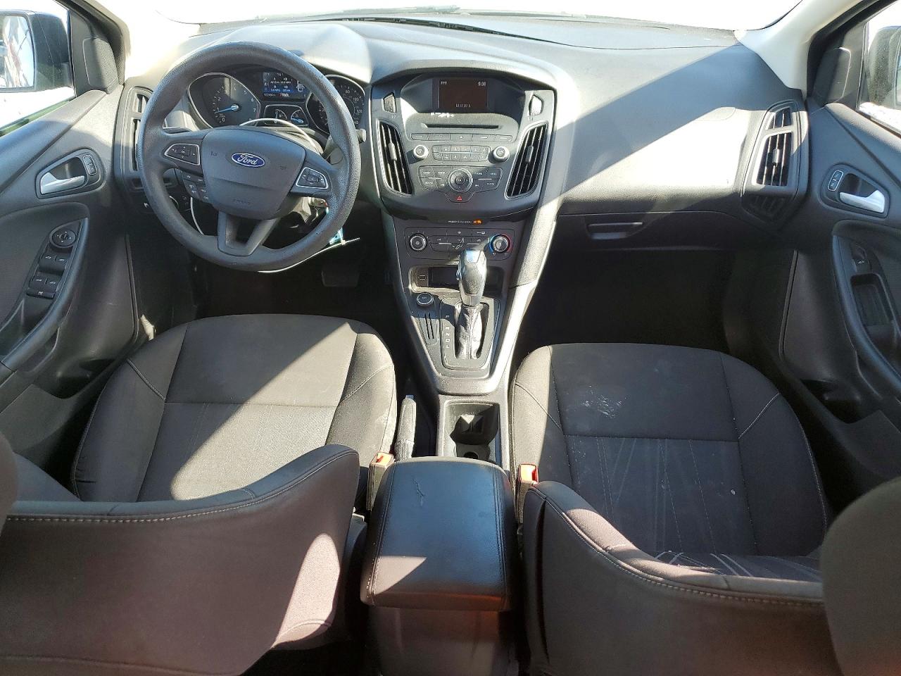 2015 FORD FOCUS SE photo 15