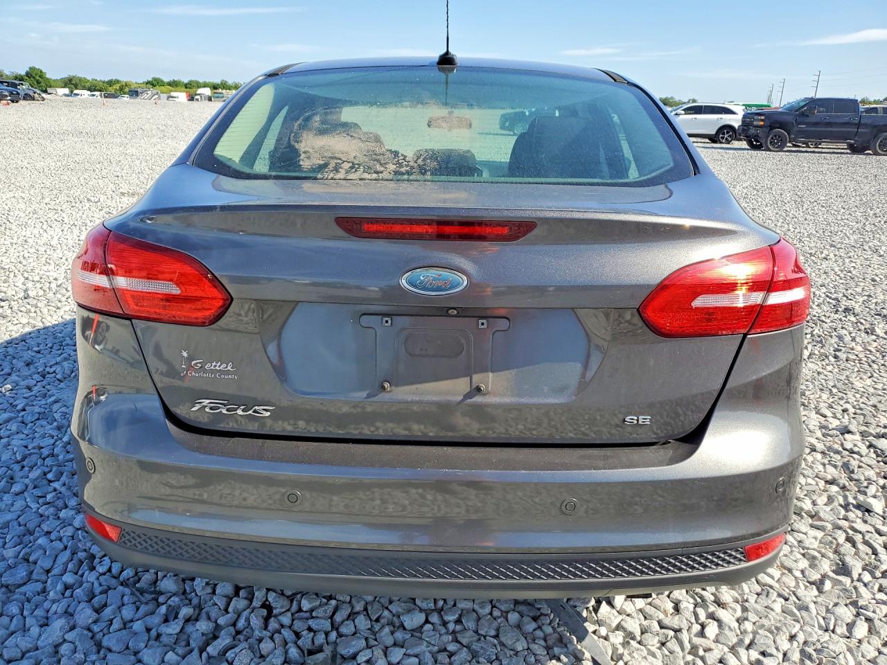 2015 FORD FOCUS SE photo 11