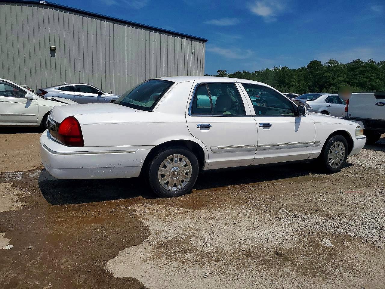 2007 MERCURY GRAND MARQUIS GS photo 3