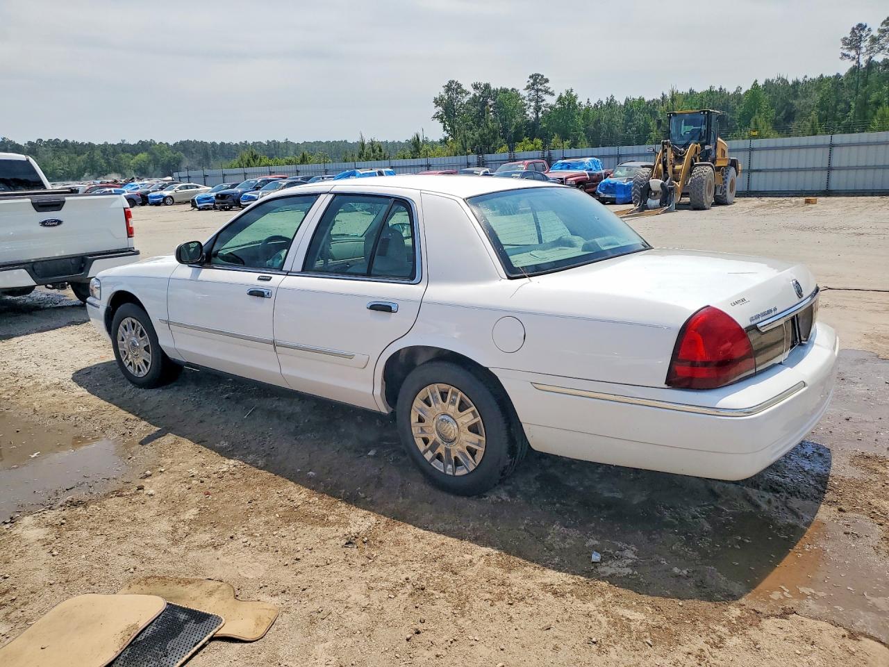 2007 MERCURY GRAND MARQUIS GS photo 2
