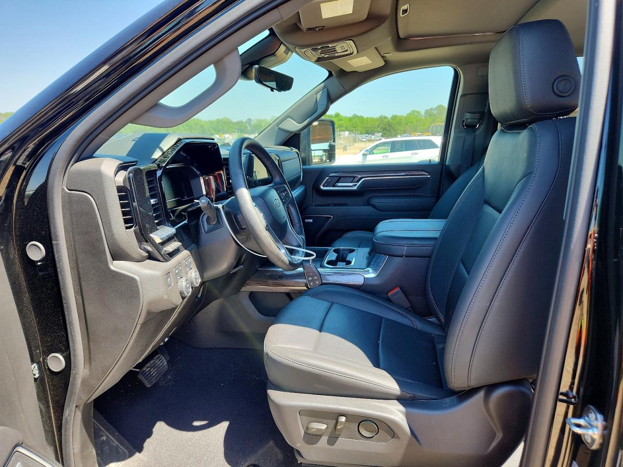 2025 CHEVROLET SILVERADO K2500 HEAVY DUTY LTZ photo 13