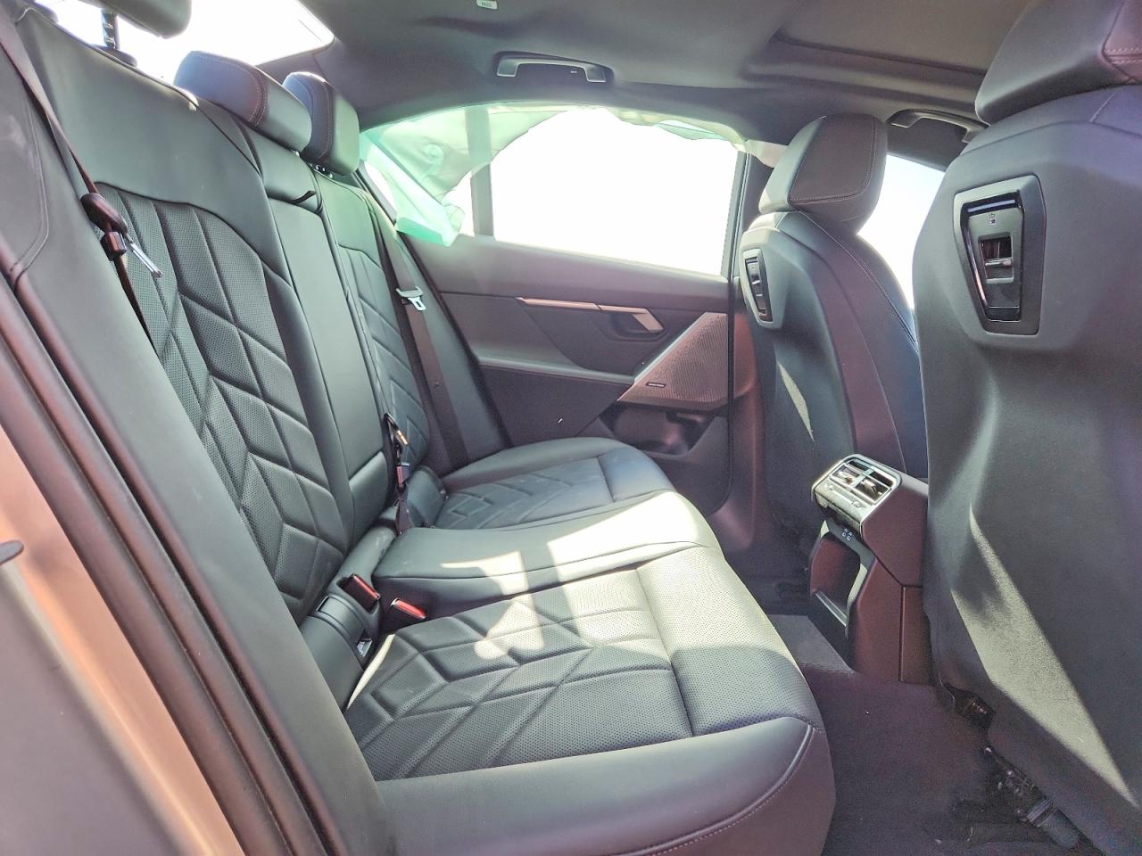 2024 BMW 530 XI photo 28