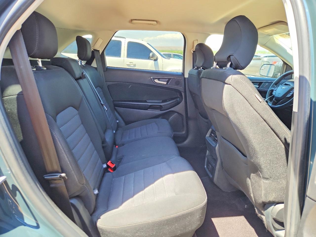 2016 FORD EDGE SE photo 19