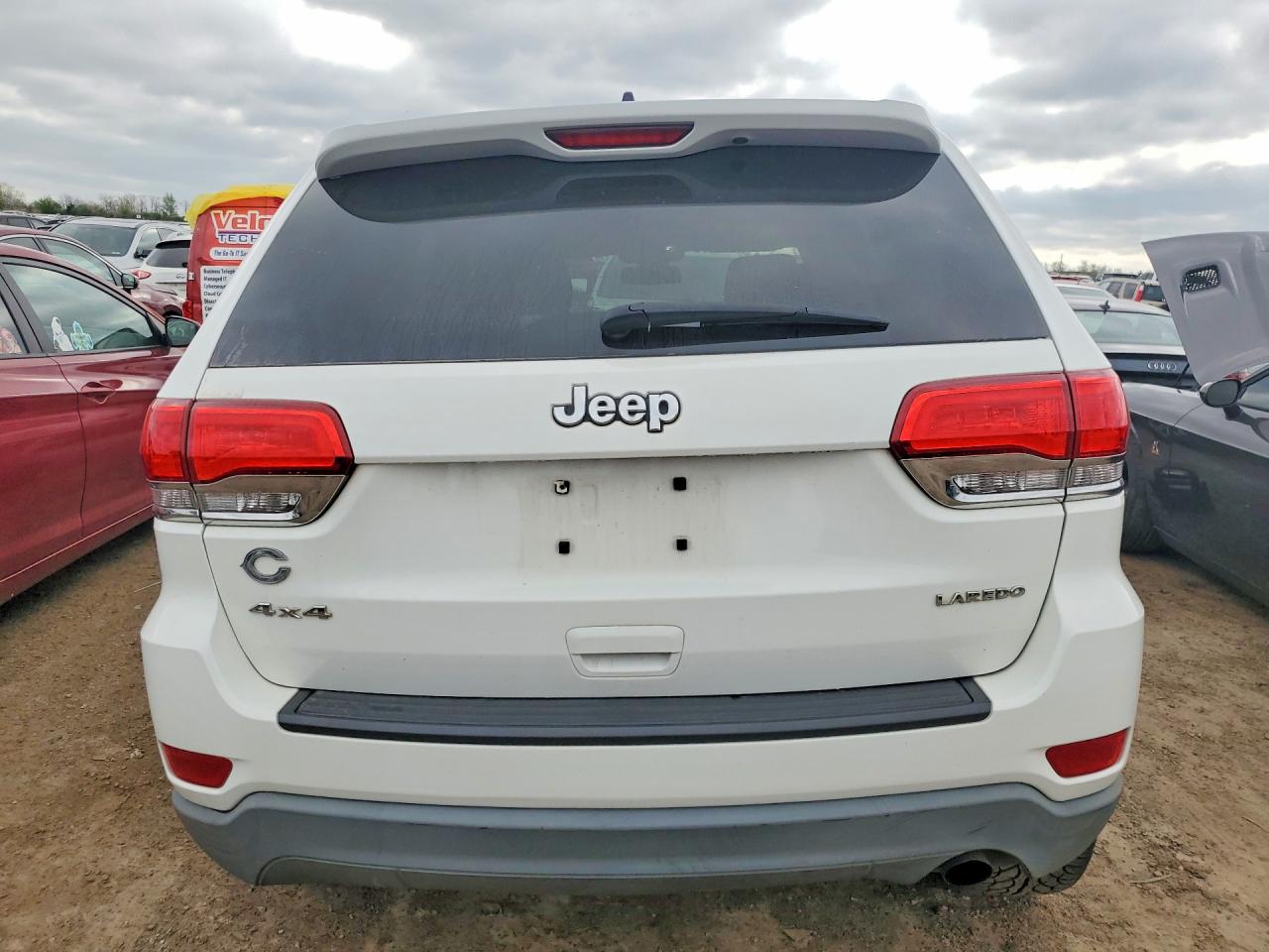 2014 JEEP GRAND CHEROKEE LAREDO photo 11