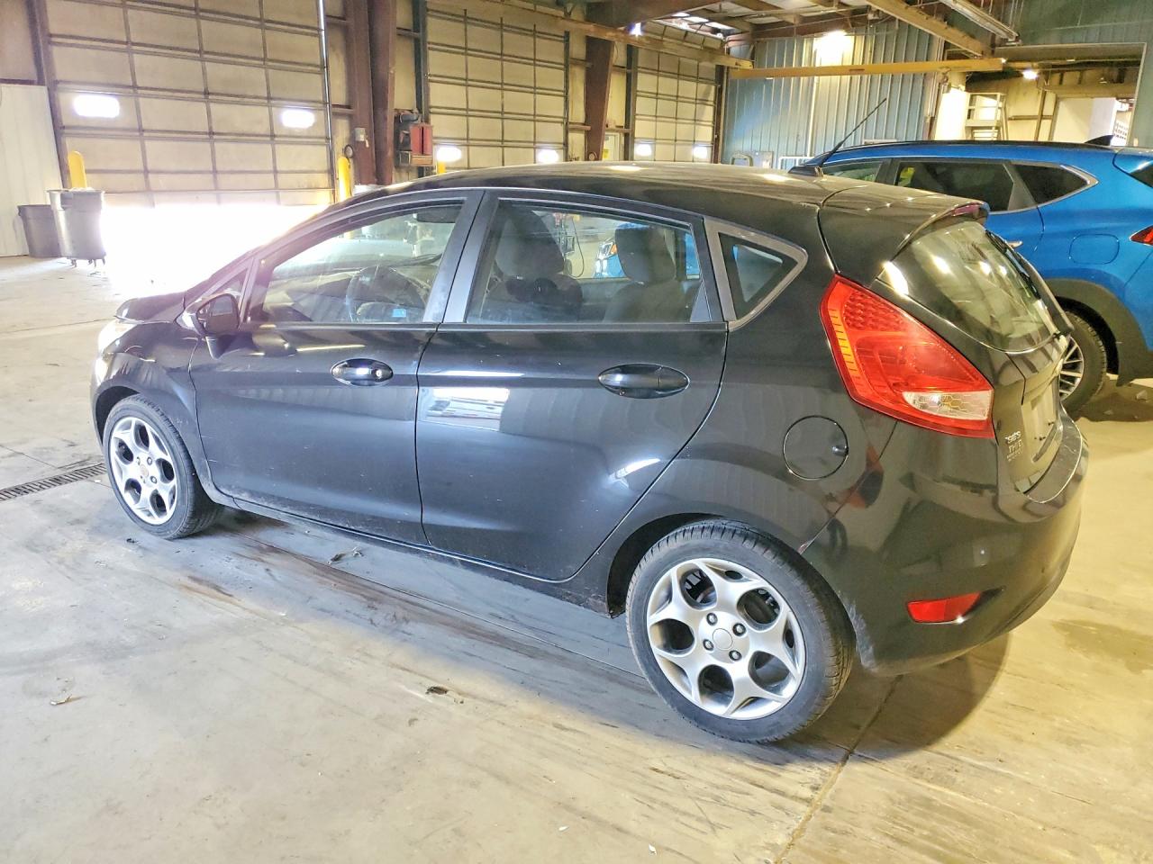 2011 FORD FIESTA SES photo 4