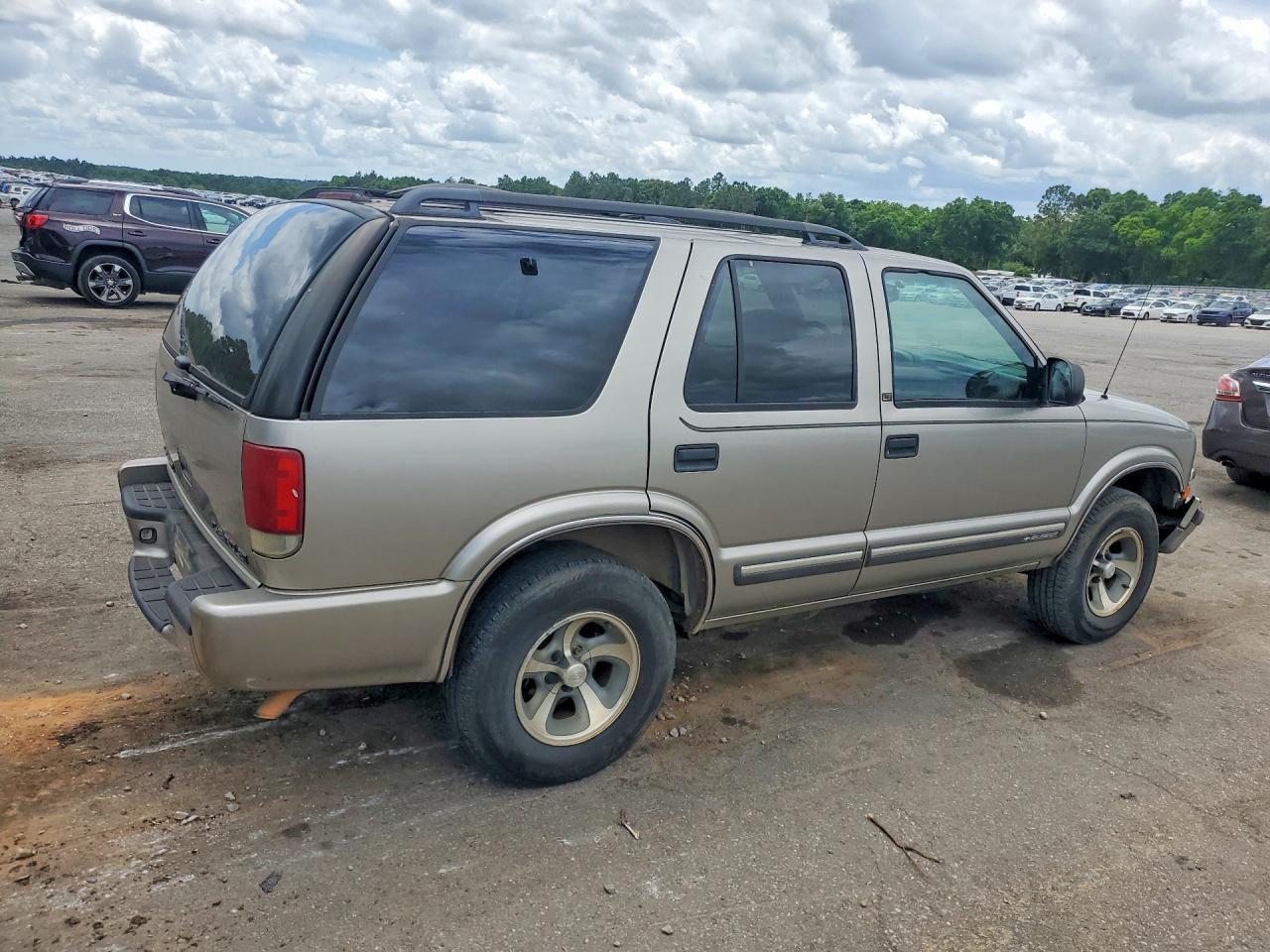 2001 CHEVROLET BLAZER photo 3
