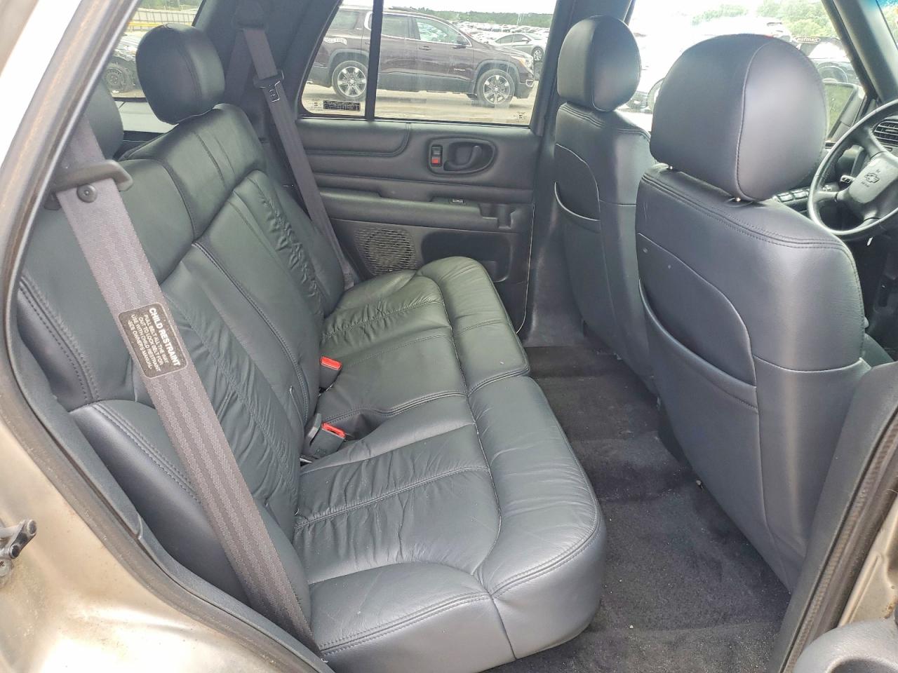 2001 CHEVROLET BLAZER photo 11