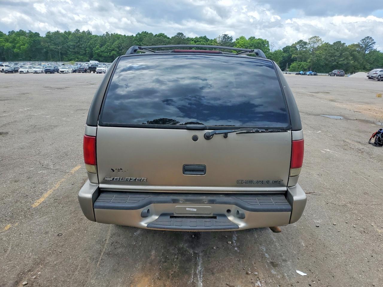 2001 CHEVROLET BLAZER photo 6