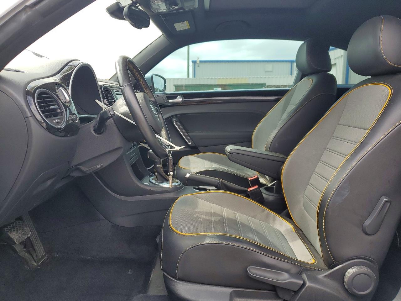 2016 VOLKSWAGEN BEETLE DUNE photo 19