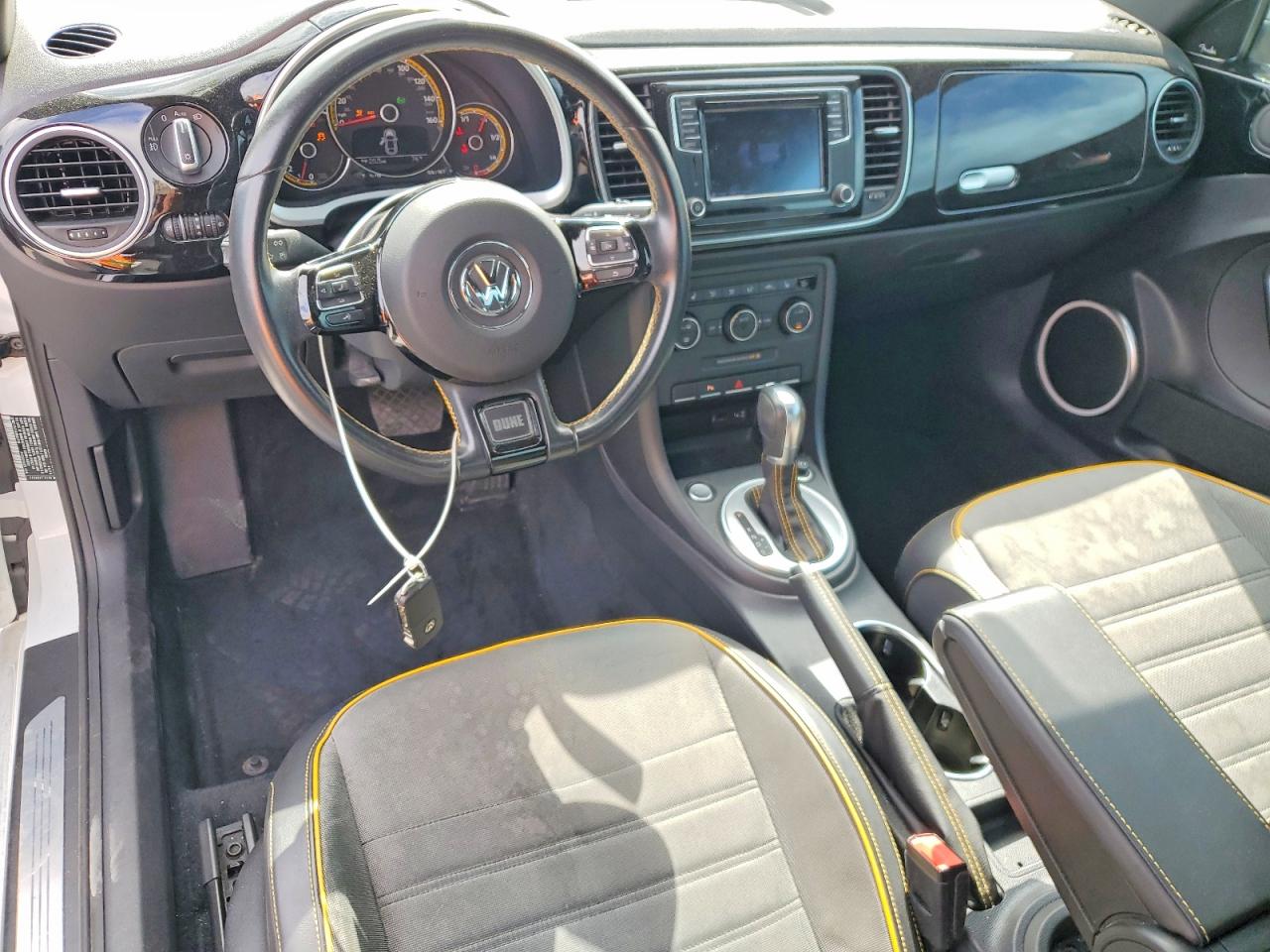 2016 VOLKSWAGEN BEETLE DUNE photo 22