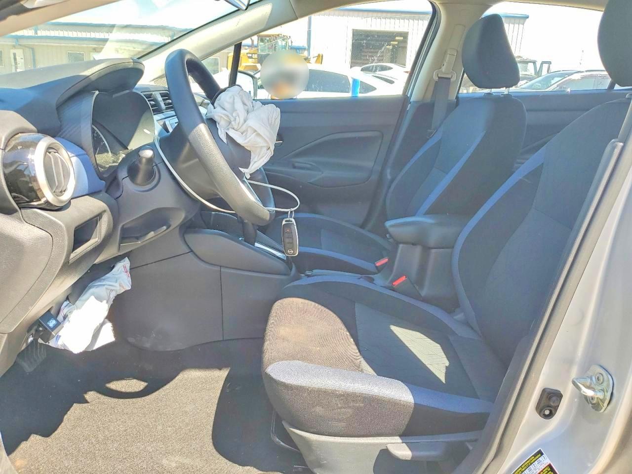2025 NISSAN VERSA SV photo 13