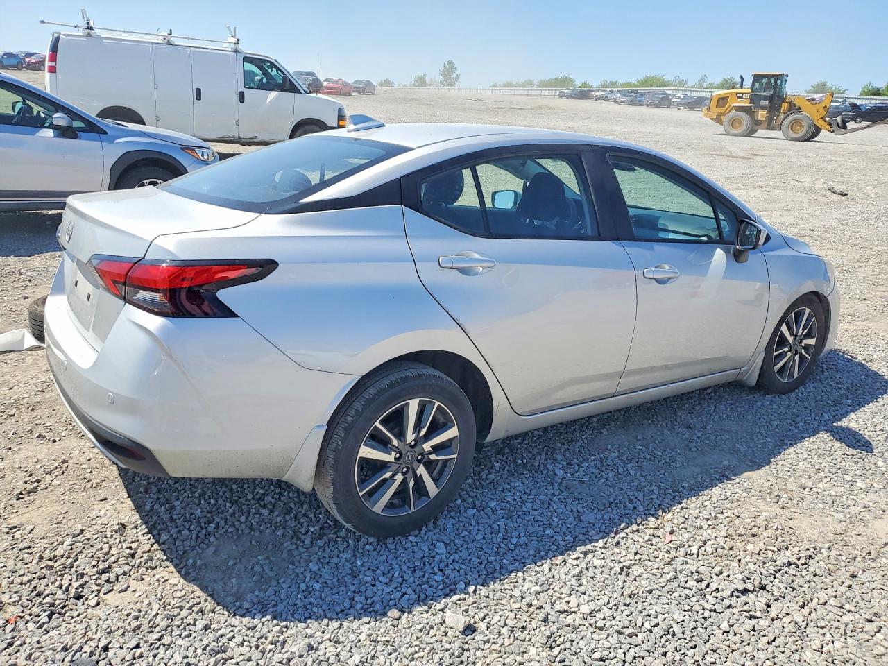 2025 NISSAN VERSA SV photo 5