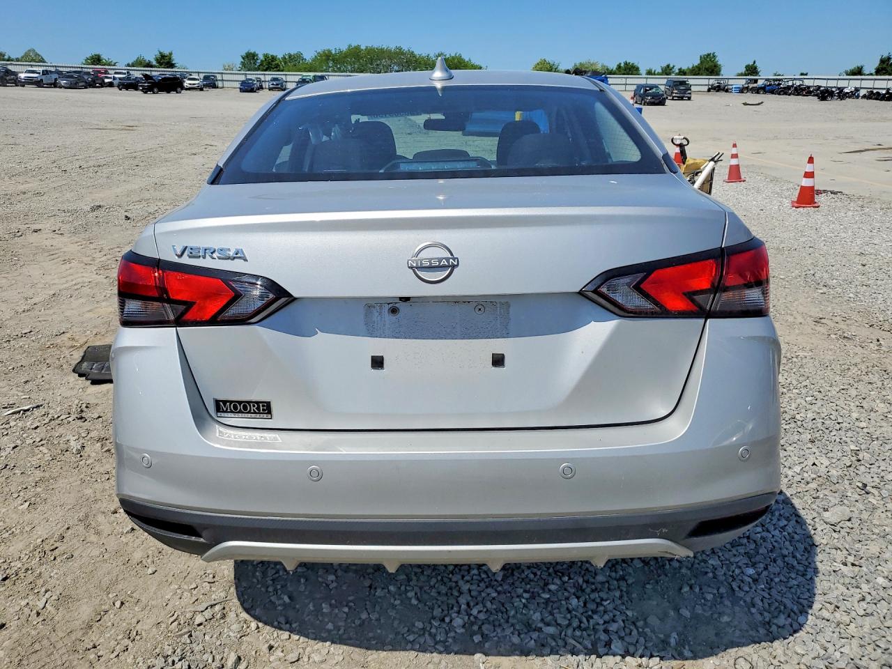 2025 NISSAN VERSA SV photo 11