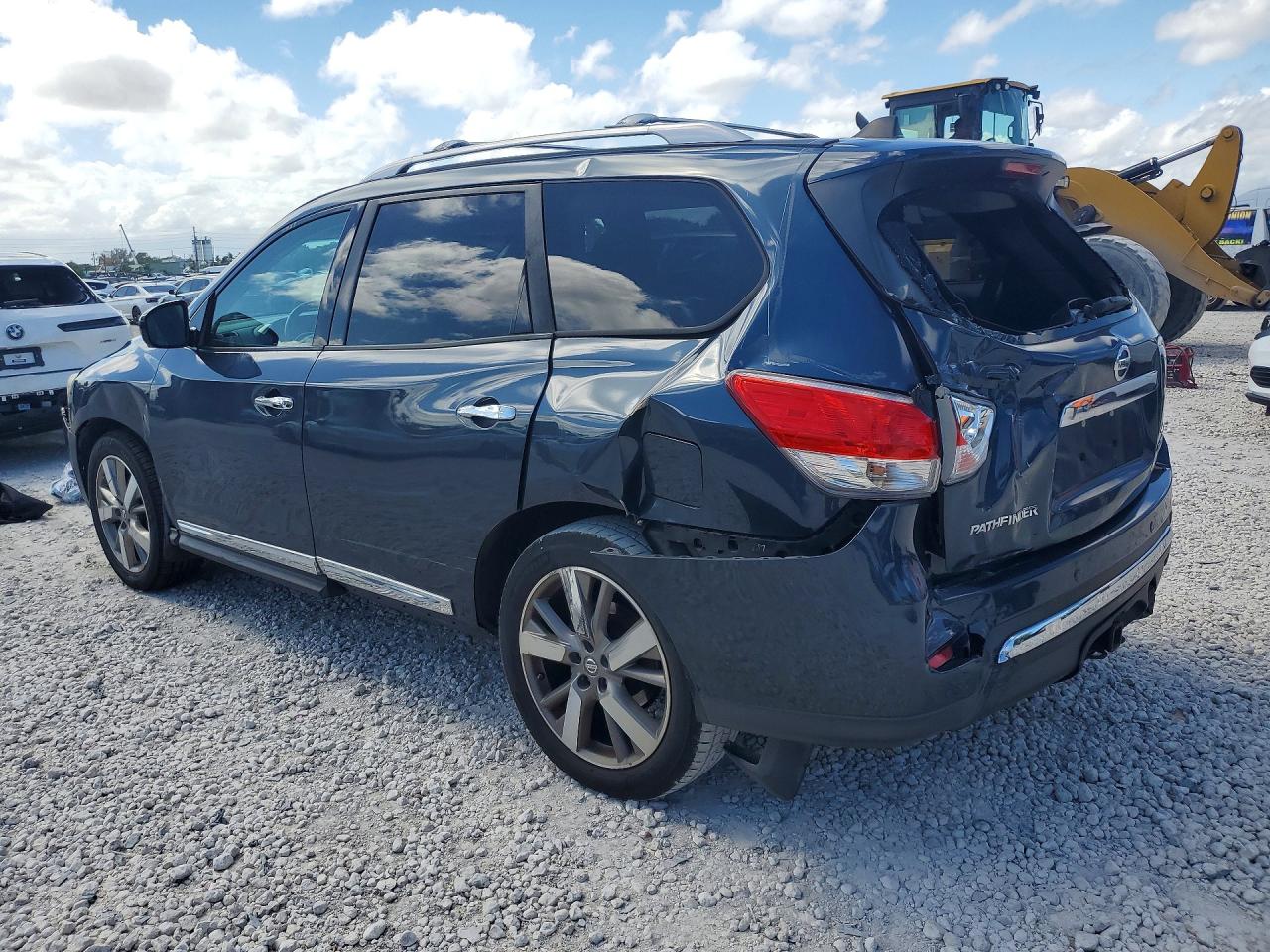 2013 NISSAN PATHFINDER S photo 3
