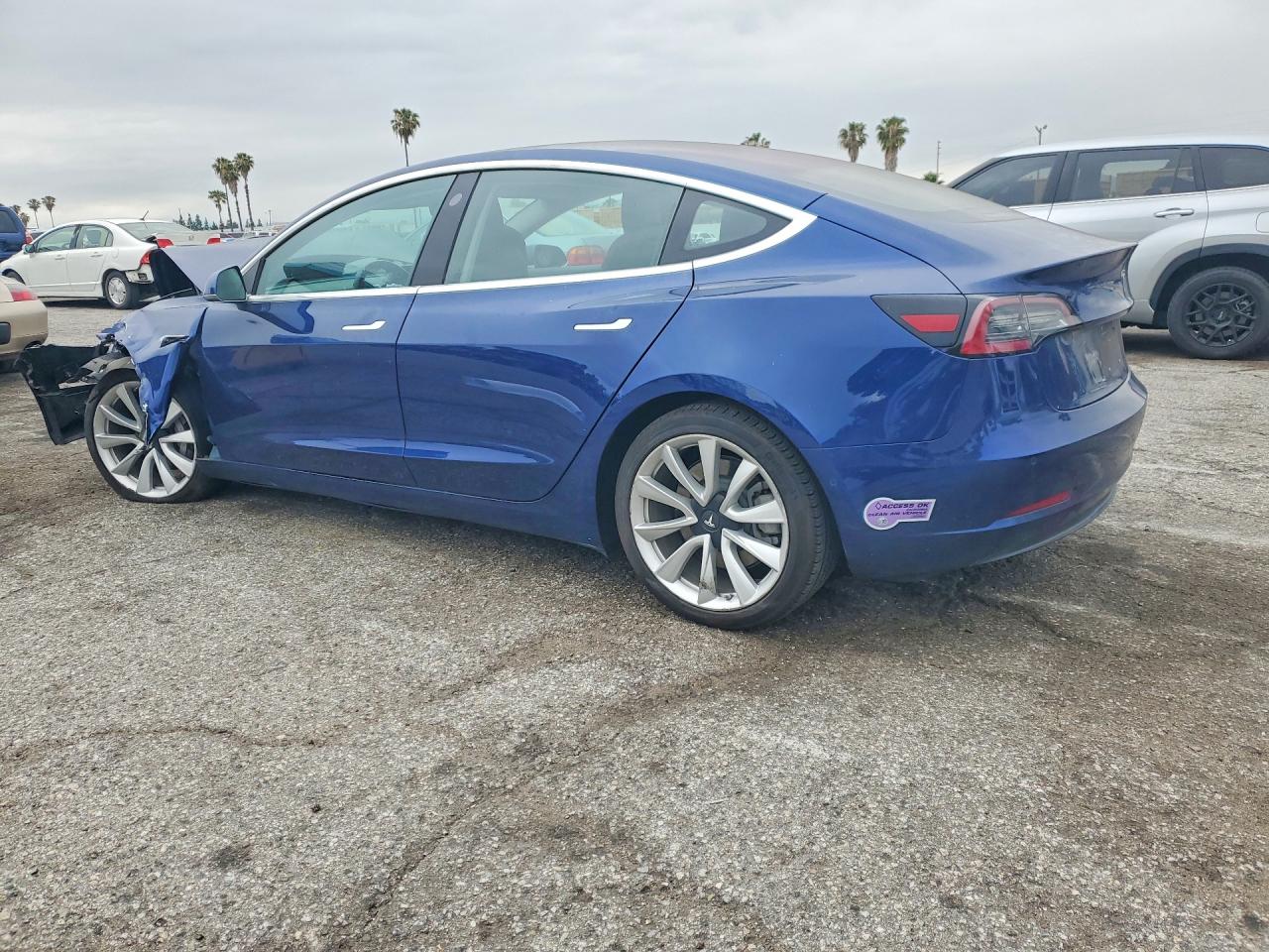 2018 TESLA MODEL 3 photo 3