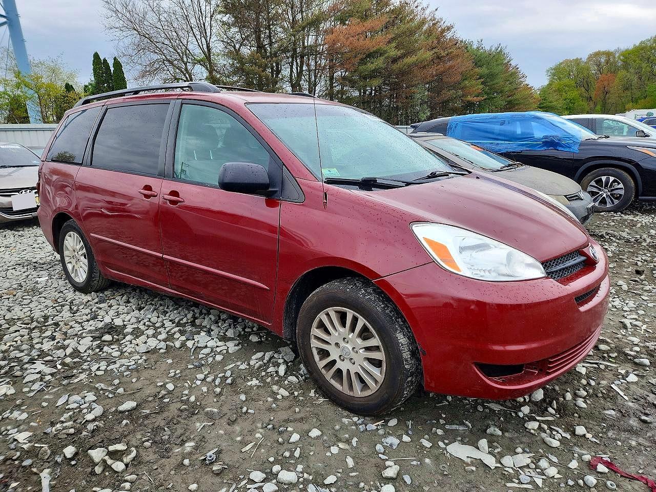 2004 TOYOTA SIENNA LE 8 PASSENGER photo 7