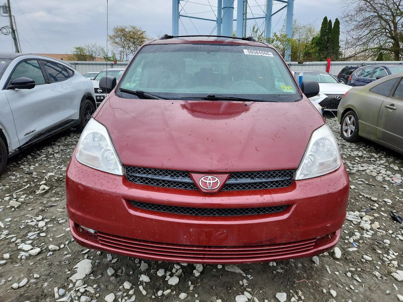 2004 TOYOTA SIENNA LE 8 PASSENGER photo 9