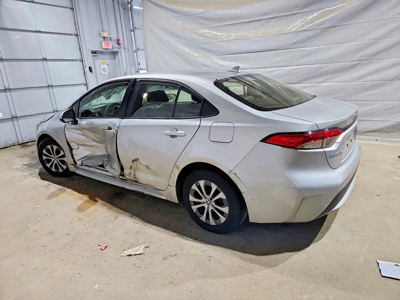 2020 TOYOTA COROLLA LE photo 3