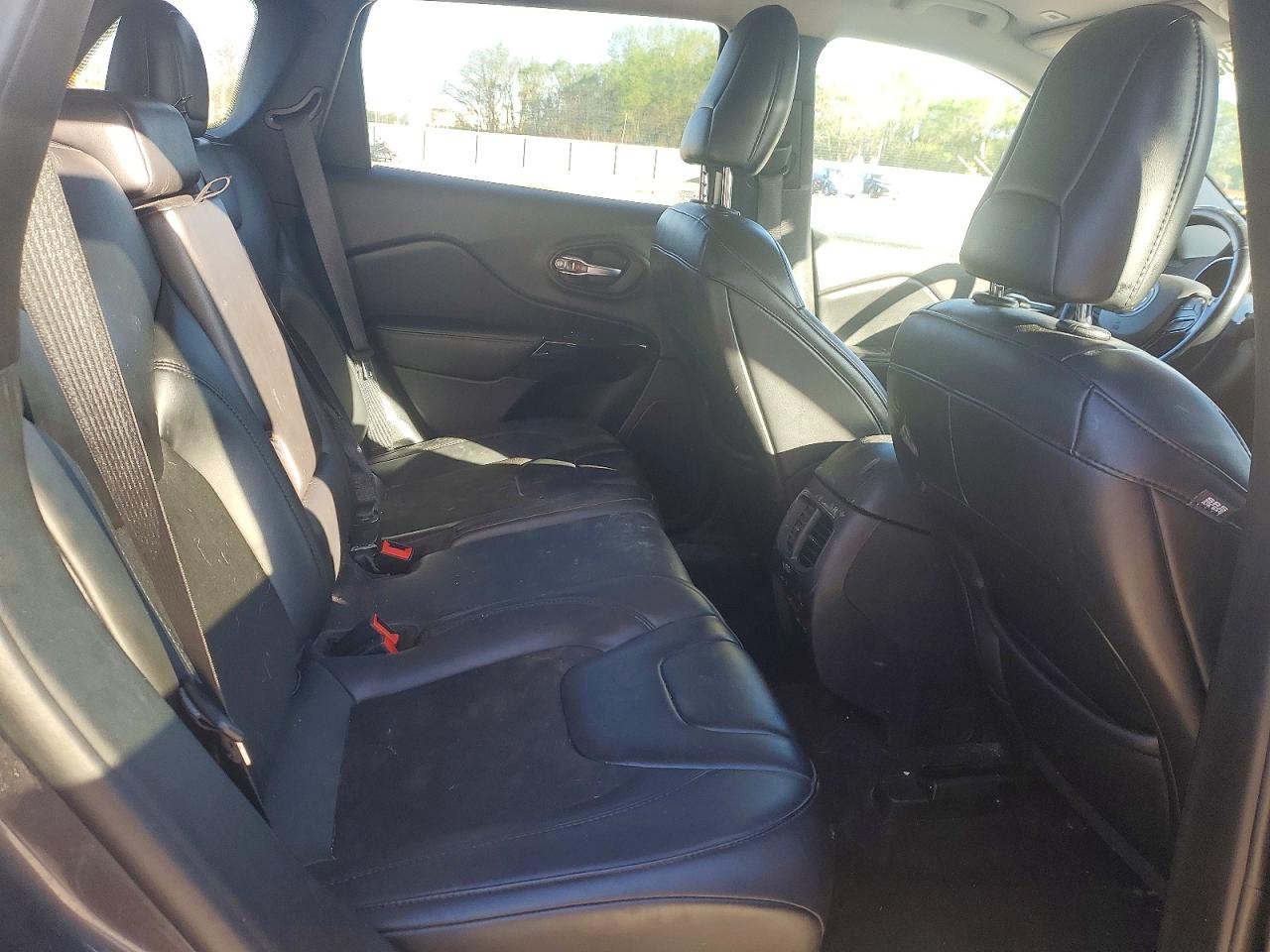 2019 JEEP CHEROKEE LATITUDE PLUS photo 31