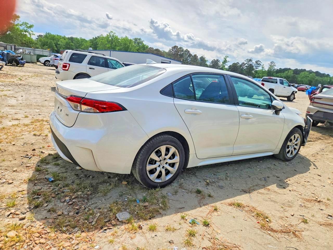 2021 TOYOTA COROLLA LE photo 5